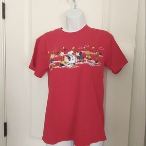 Peanuts novelty tee. Winter scene. Womens Size S. Red, short sleeve crew.